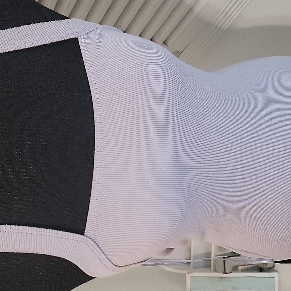 🆕️ UO Backless Ribbed Bodysuit - Picture 3 of 7